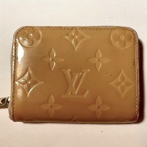 AUTHENTIC Louis Vuitton Zippy Wallet